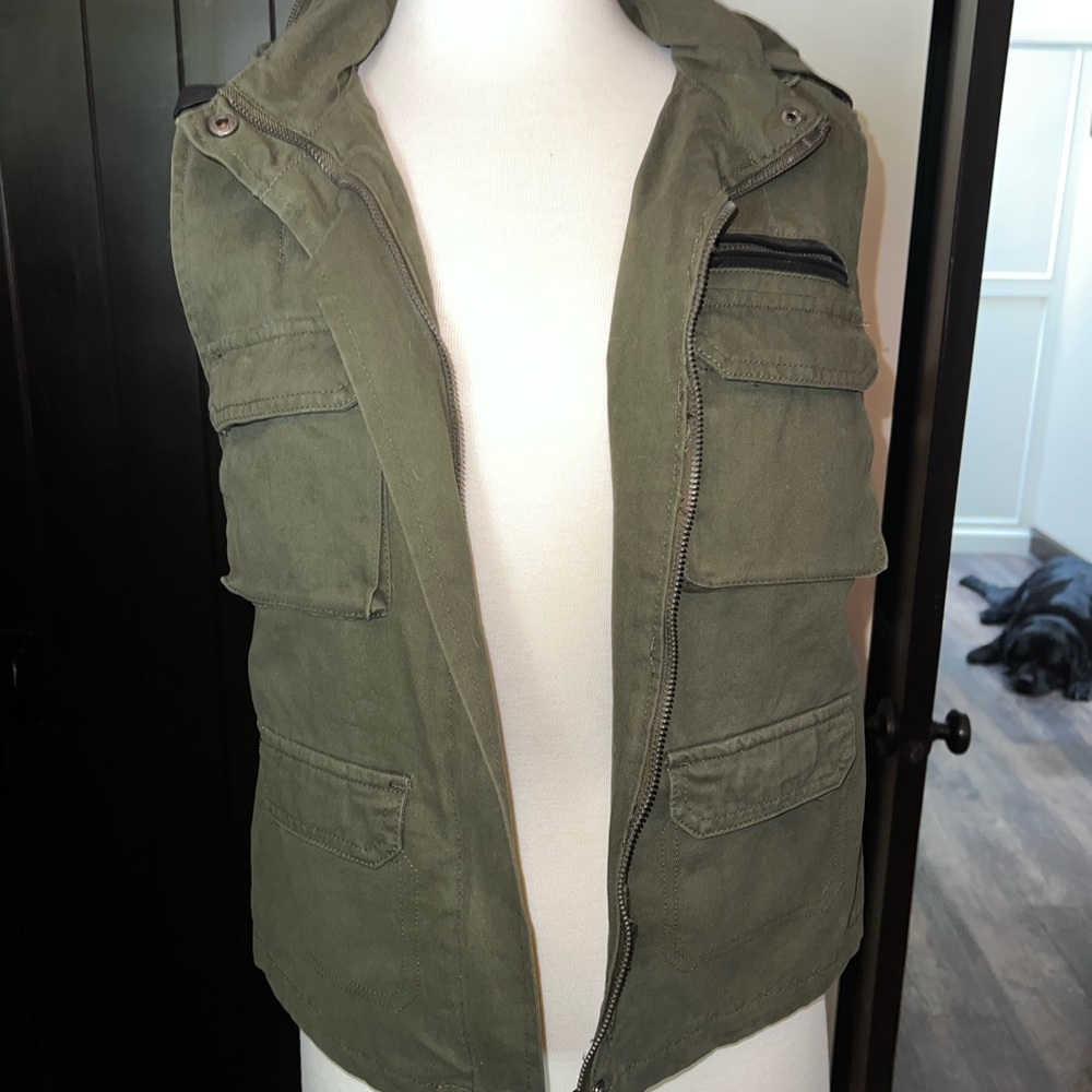Urban outfitters navy green vest